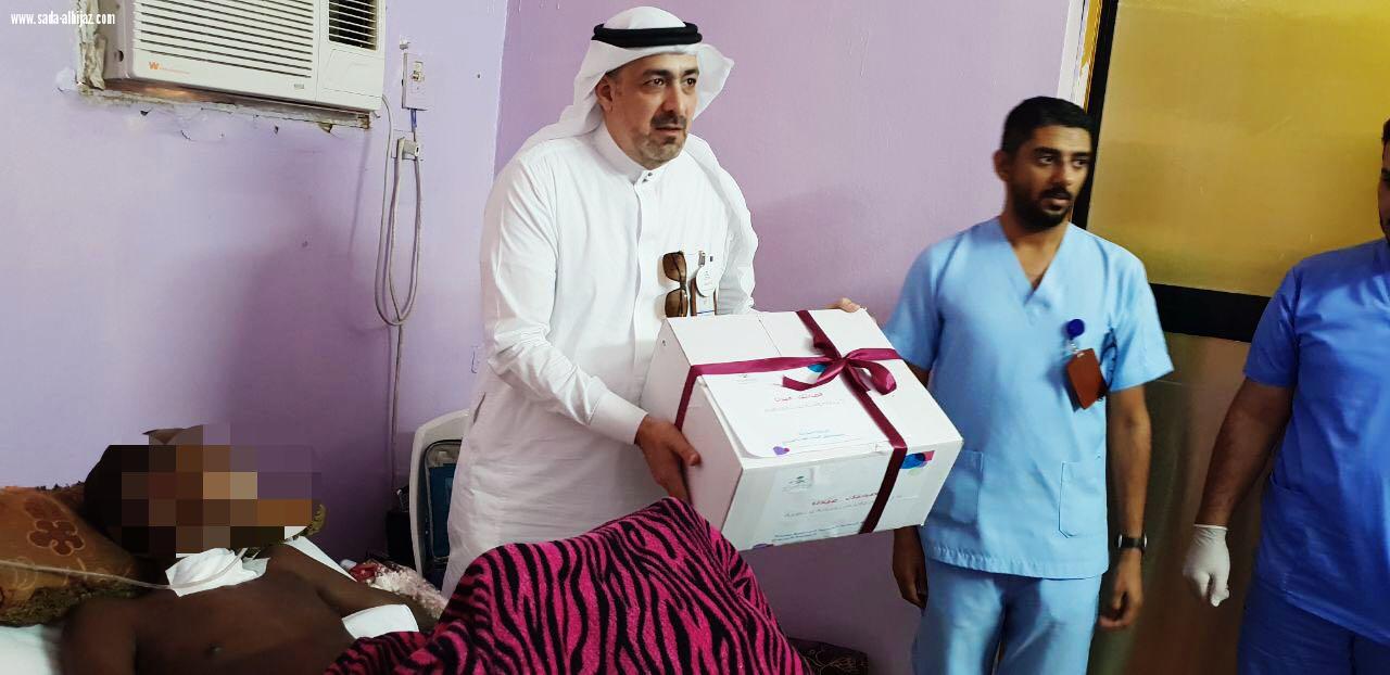 قسم الرعاية المنزلية بمستشفى الملك فهد بالمدينة يعايد المرضى في منازلهم .