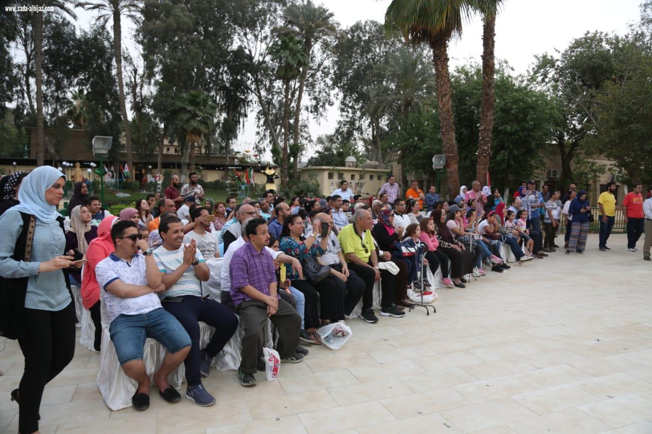 عرض مسرحي مبهر بالقرية الفرعونية احتفالا بأعياد الربيع 