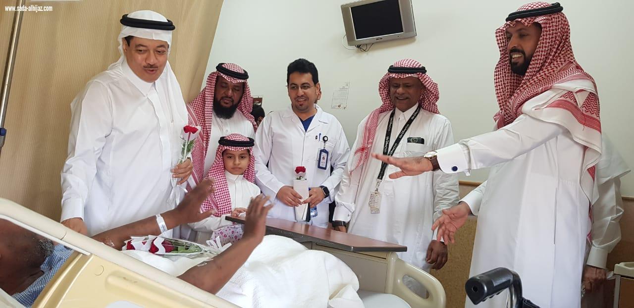 معايدة أعضاء ثقافة وفنون جدة لمرضى مستشفى الملك فهد