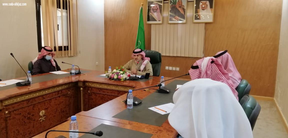 محافظ المندق يرأس اجتماع لجنة التنسيق لاعمال القطاعات الخيرية والاجتماعية