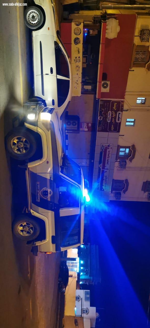 باشراف مساعد مدير شرطة جازان الدوريات الامنية تطبق حضر التجول بمحافظة الطوال وقراها وآل عمر المواطنون والمقيمون يبدون تجاوبا كبير في محافظة الطوال والقرى التابعة لها