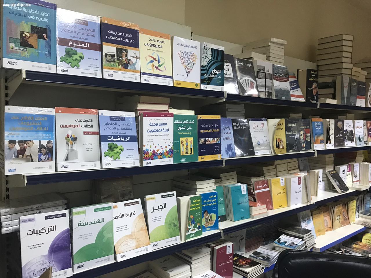 الكتاب الورقي ودور النشر