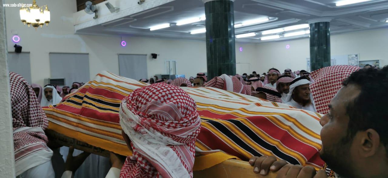 جموع غفيرة تشيع جثمان الشيخ محمد بن احمد ناشب 