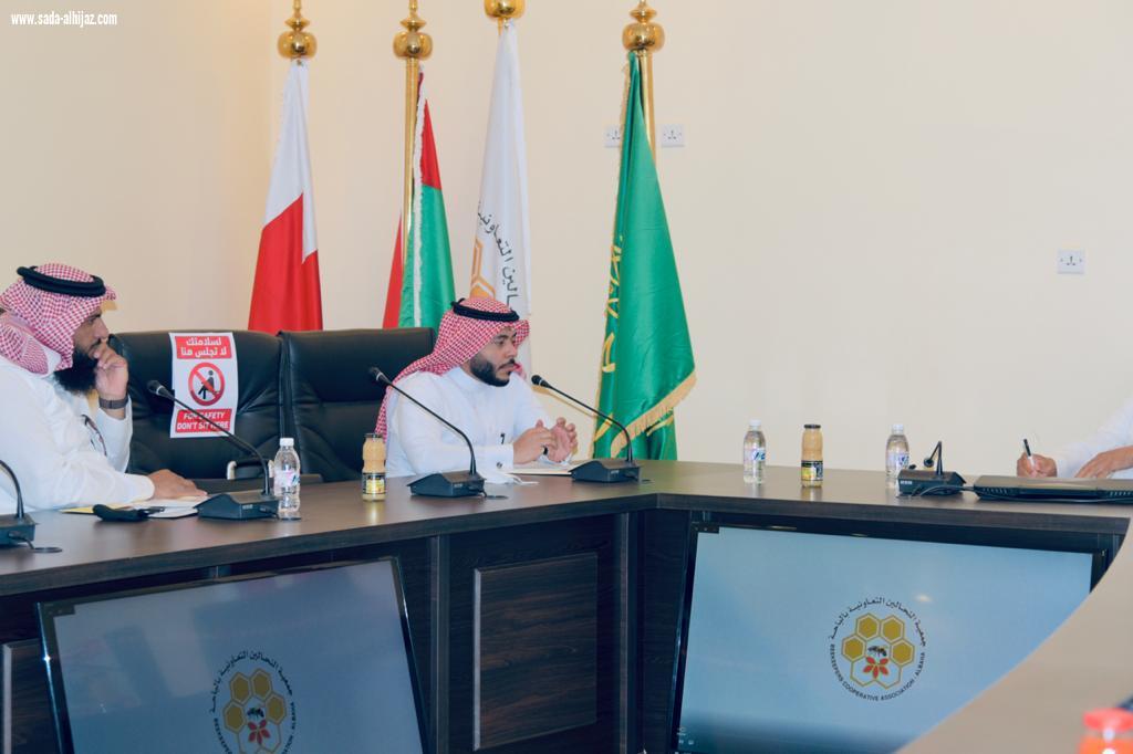في خطوة تهدف إلى فتح قنوات تسويق جديدة للعسل المحلي ومنتجاته جمعية النحالين التعاونية بالباحة تنضم إلى منصة عصره