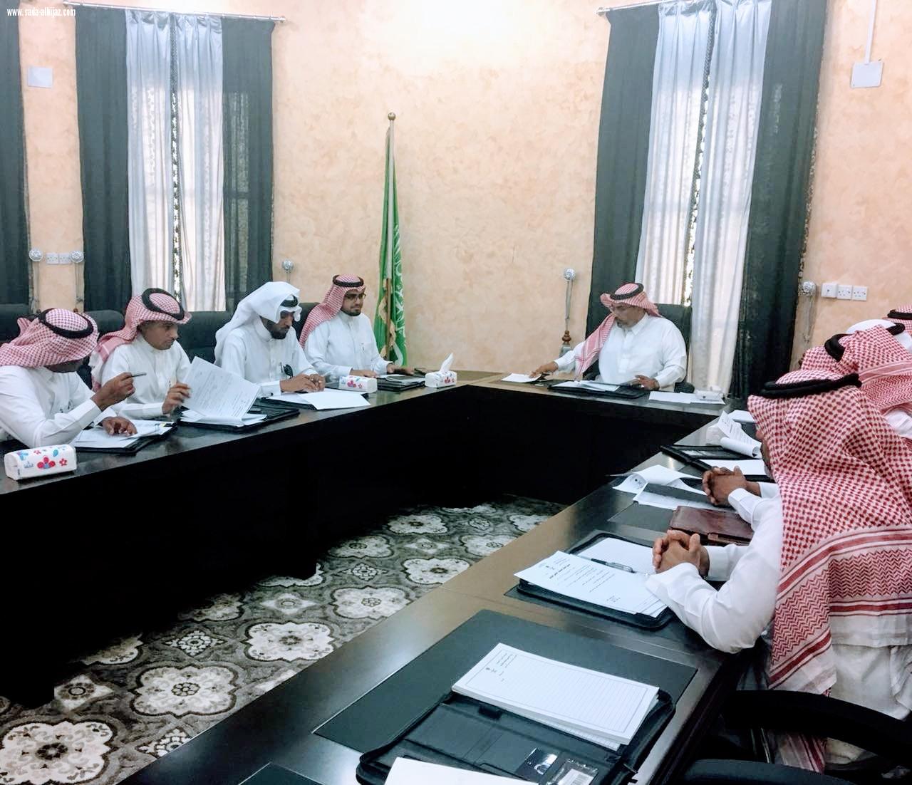 بلدي السهي يناقش انارة طريق الوحش الدريعيه ويطلع على تجهيزات البلدية لعيد الفطر