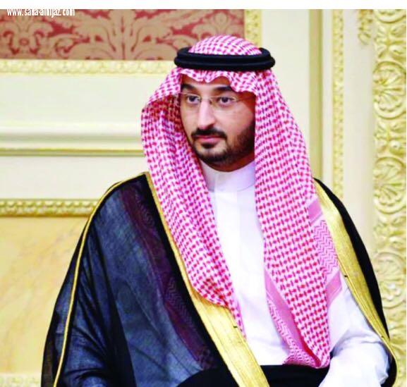 امير مكه بالنيابة  يكرم قائدة مدرسة ساهمت في كشف جريمة تحرش بطالبة
