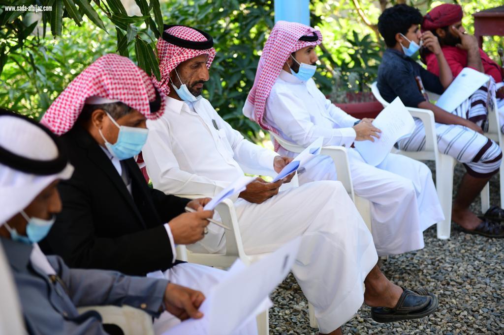 مكتب البيئة بالدائر يقيم ورشة تدريبية لمزارعي البن في تقليم و تسميد أشجار البن