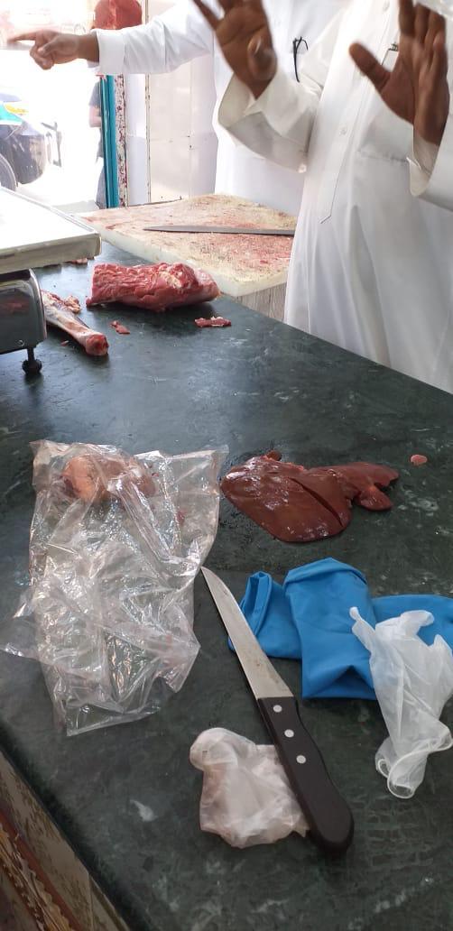 أمانة جدة تتلف 194 كيلو من الأسماك الفاسدة وتزيل بسط عشوائية بنطاق خزام