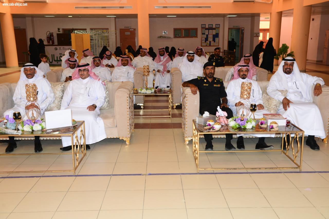 محافظ العلا يدشن مدارس الطفولة المبكرة بتعليم العلا