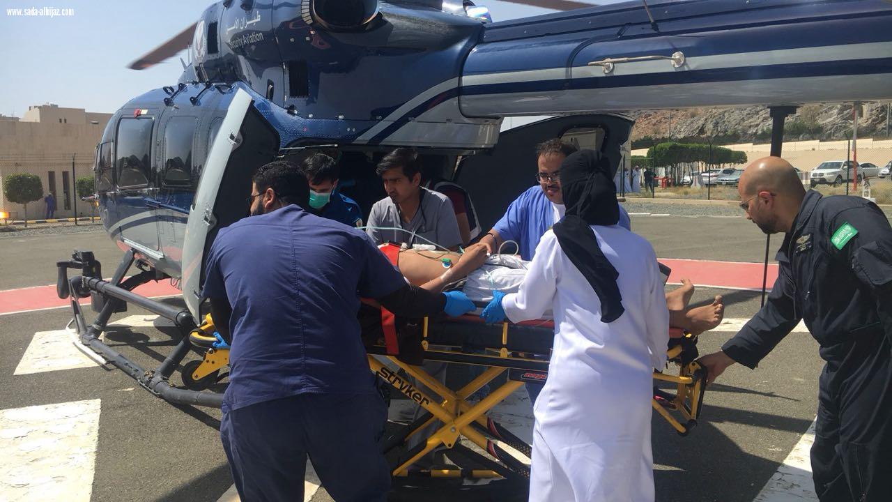 طائرتان عمودية تقوم بإيصال حالتين اسعافية إلى تخصصي الطائف