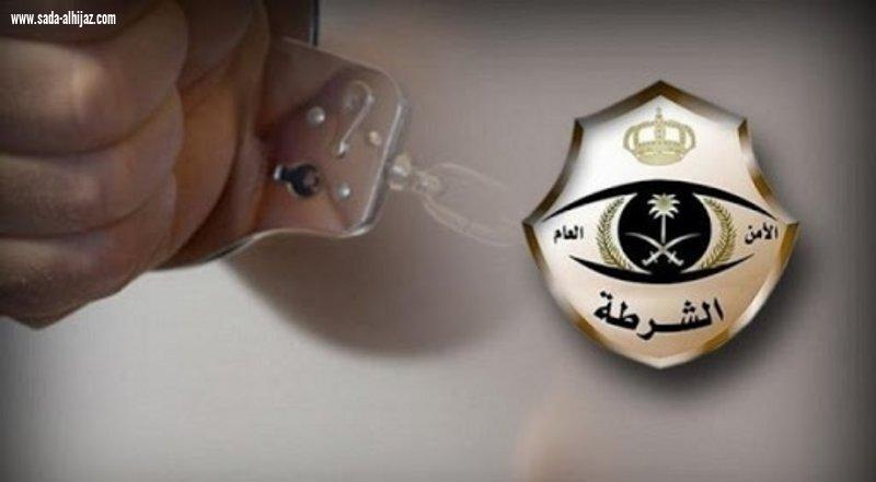 مقيمَيْن يمارسان علاج المرضى بدون ترخيص