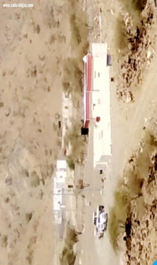 أهالي وادي تحر يعانون من عدم وجود تغطية شبكات الاتصالات