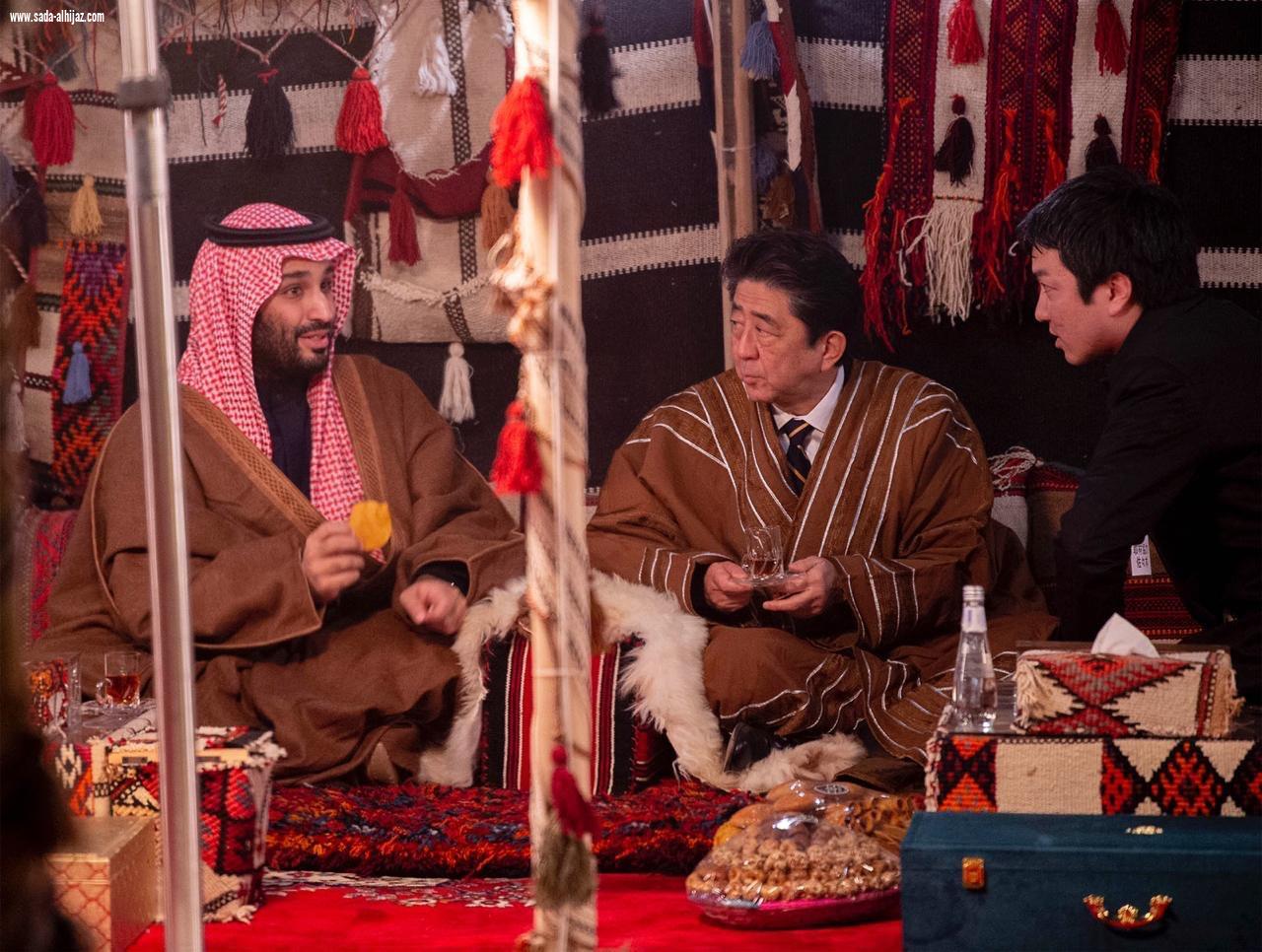 سمو ولي العهد يستقبل رئيس الوزراء الياباني في محافظة العلا 