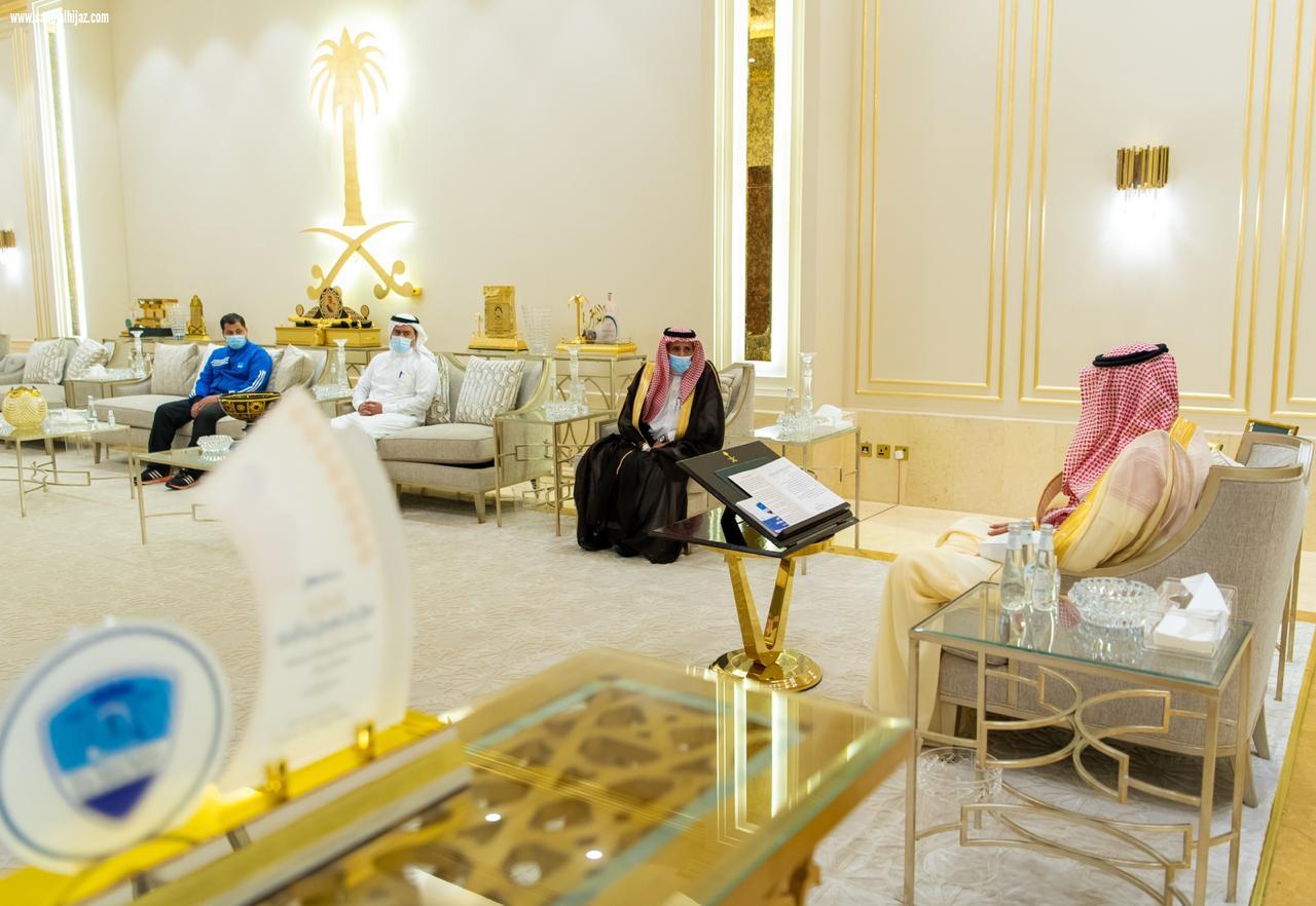 سمو امير الباحة .. يستقبل رئيس نادي الباحة الرياضي 