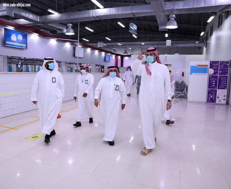 أمين الرياض يتفقد مسالخ العاصمة وغرفة عمليات البرنامج الموسمي لعيد الأضحى
