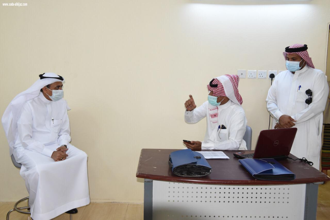 مدير تعليم جازان يزور مدارس العارضة ويؤكد تقديم الدعم للطلاب والطالبات للاستفادة من منصة مدرستي