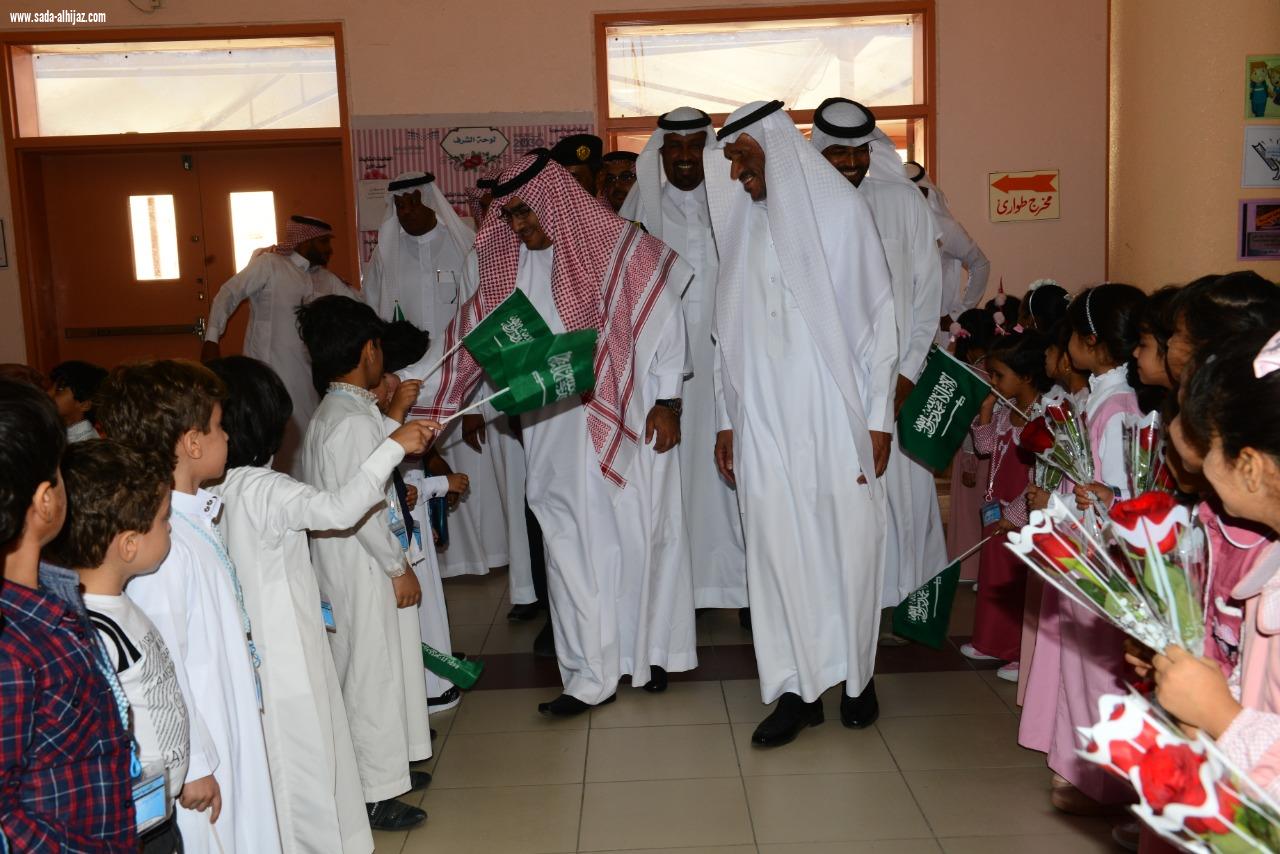 محافظ العلا يدشن مدارس الطفولة المبكرة بتعليم العلا