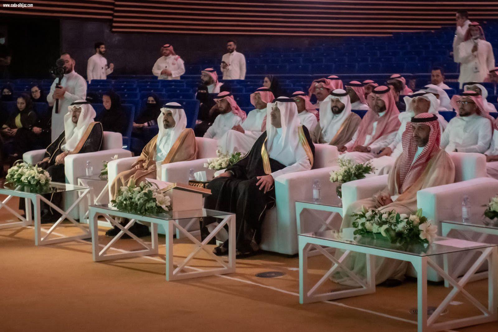 سمو أمير منطقة المدينة المنورة يدشن معرض الكتاب بالمدينة