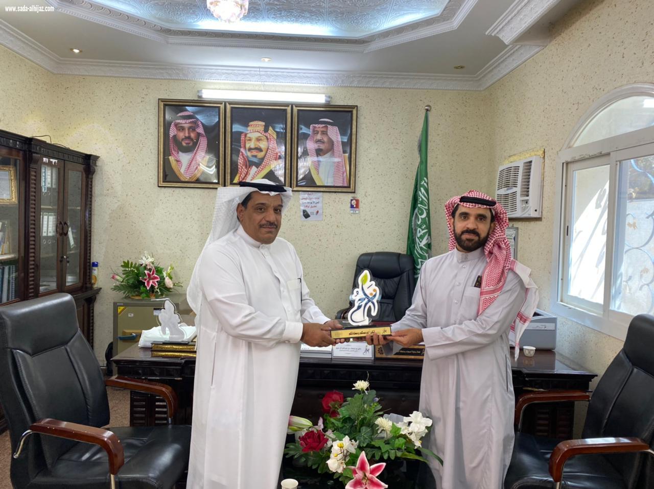 رئيس مجلس ادارة لجنة تراحم بالباحة لرعايه السجناء والمفرج عنهم واسرهم بكرم الاعلامي المحجم