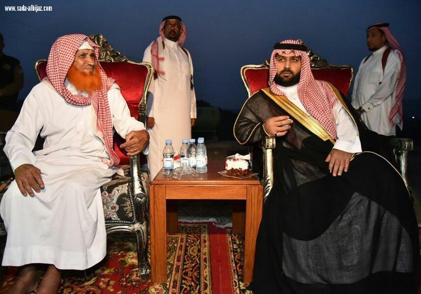 أمير منطقة جازان بالنيابة ينقل تعازي القيادة لذوي شهيد الواجب العريف 