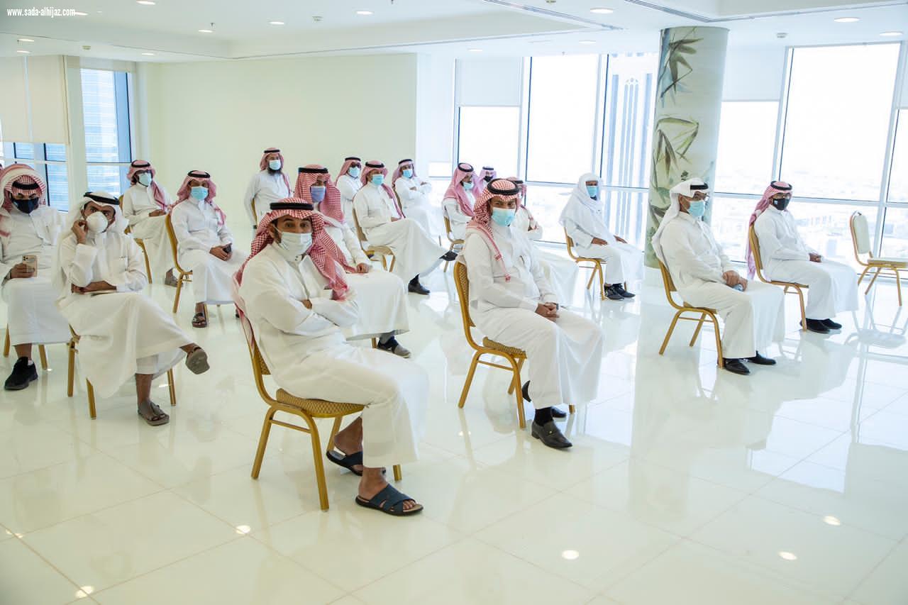 وزير الشؤون الإسلامية يطلق حملة تطعيم ضد الانفلونزا الموسمية