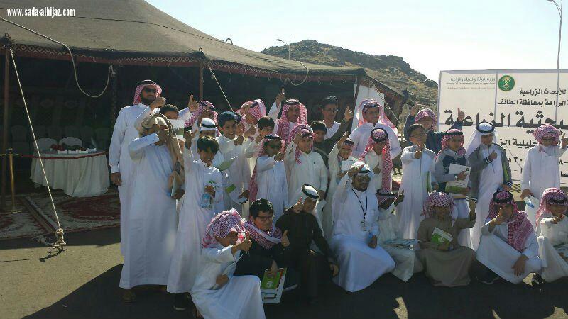 الطائف القافلة الإرشادية للزراعة تستقبل طلاب المدارس والمهتمين بالمزارع