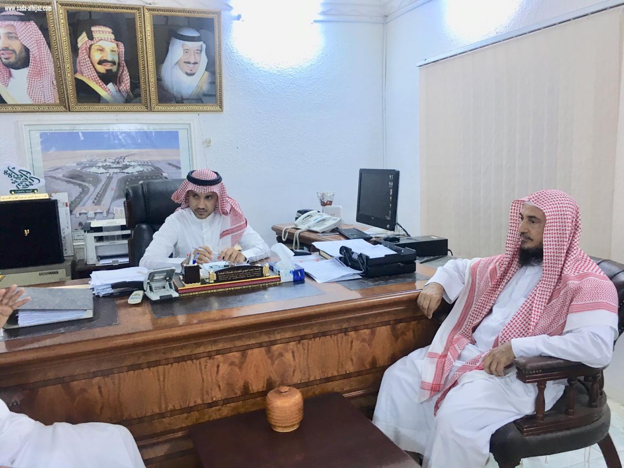 رئيس وأعضاء لجنة التنمية الاجتماعية بالطوال يزورون محافظ الطوال المكلف 