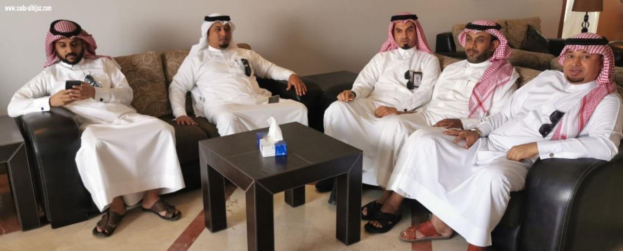 مشايخ وأعيان وابناء محافظة الطوال يستقبلون الدكتور عبدالرحمن ناشب بعد فترة علاجه بالرياض