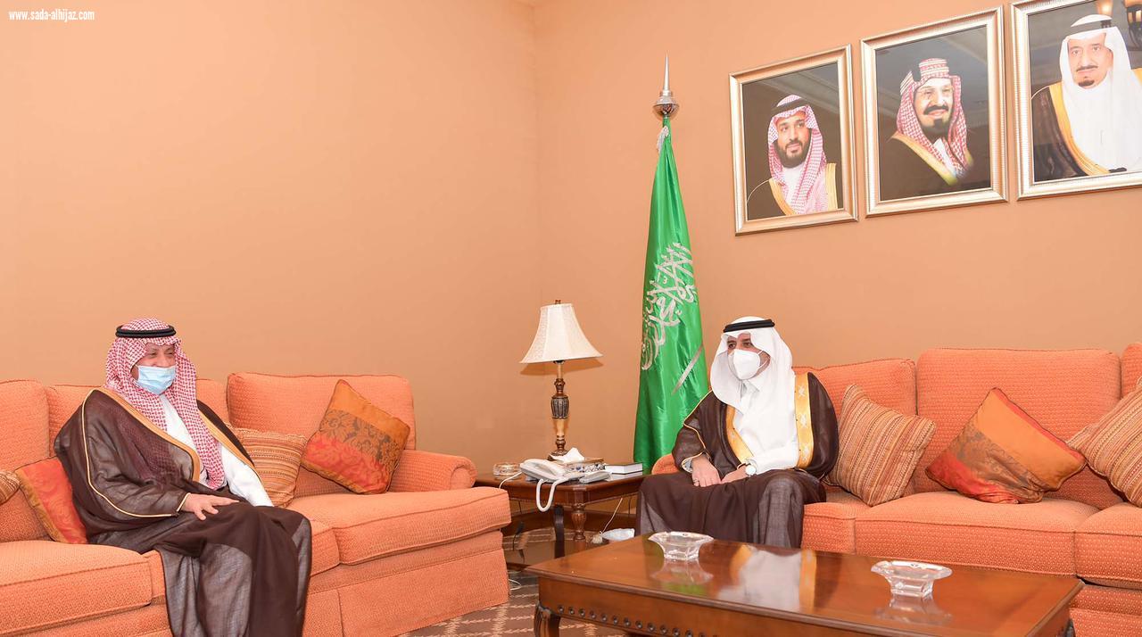 أمير تبوك يستقبل سفير خادم الحرمين الشريفين لدى الأردن 