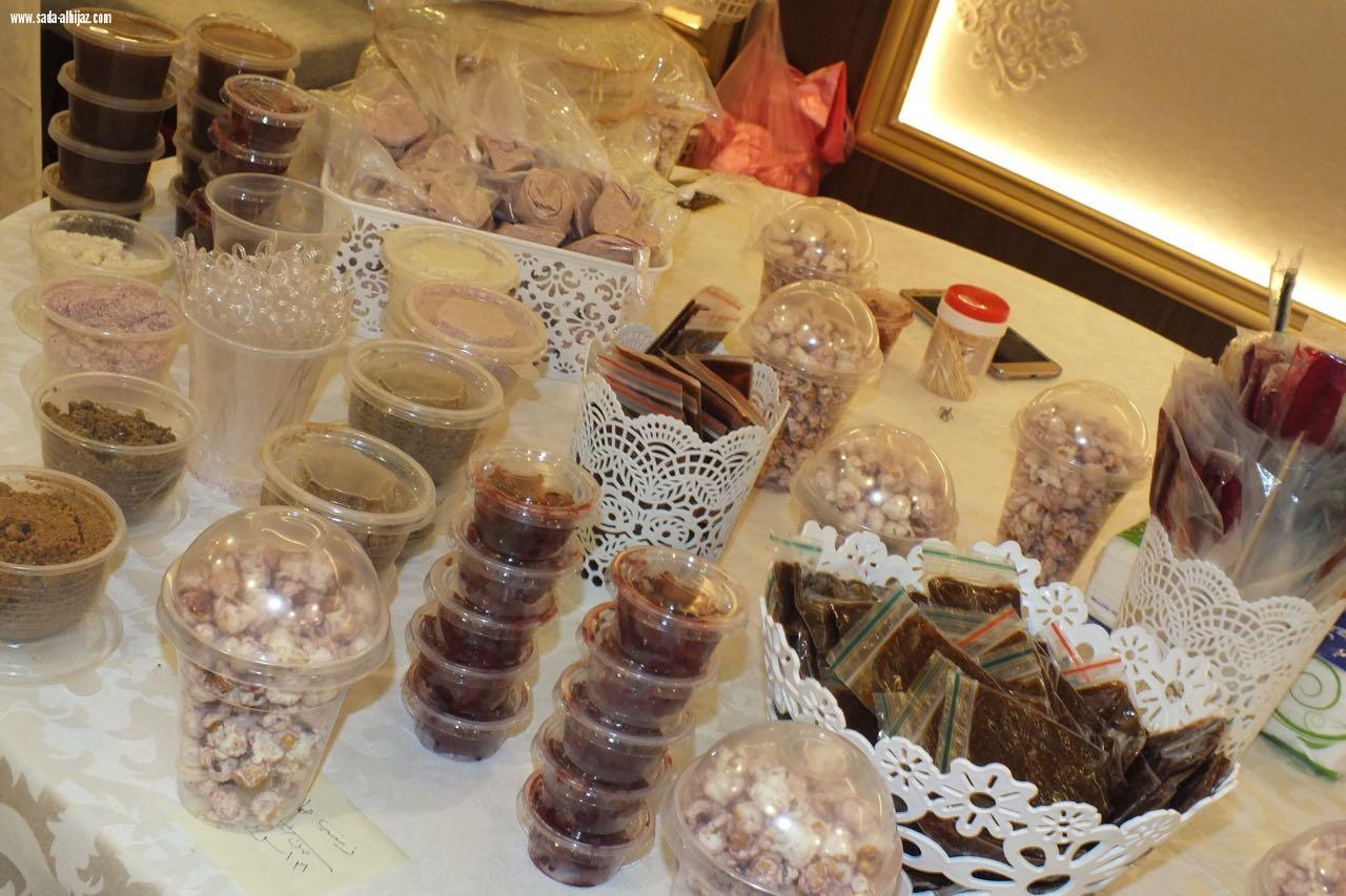 استمرار فعاليات بازار بيت المرآة لليوم الثالث غمرات وشعر وتكريم للمنظمات والاعلاميات من مركز بيت المرأة