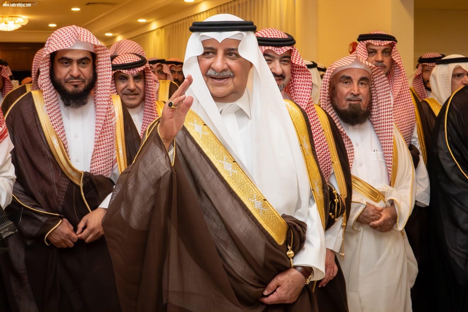 الأمير فهد بن سلطان يصل إلى تبوك