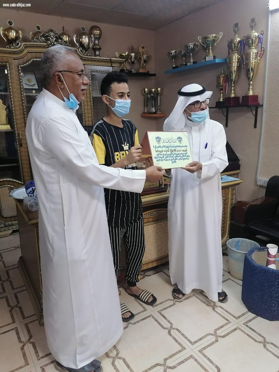 رئيس النادي في زيارة لرئيس فريق الكواكب الرفاعي 