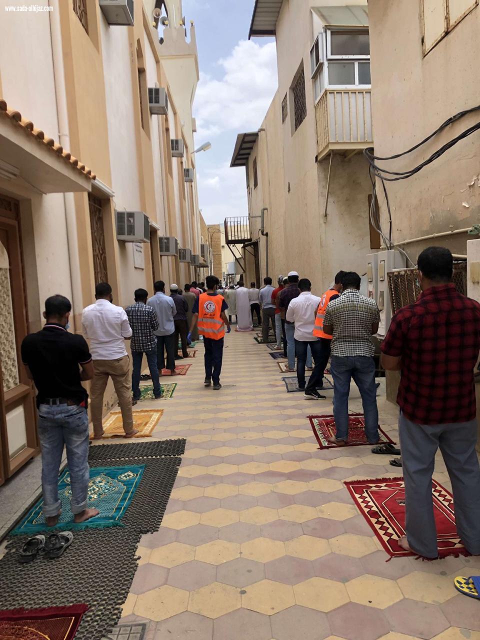 هيئة الهلال الباحة تقيم نقاط فرز بجوامع المنطقة ومحافظاتها بالتعاون مع الفرق الإسعافية والفرق التطوعية