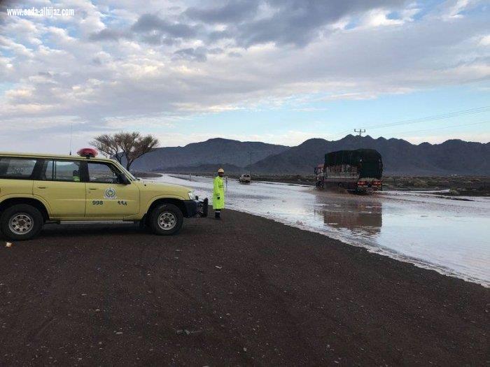 مديرية الدفاع المدني بمنطقة المدينة المنورة تحذر المواطنين، والمقيمين من تقلبات جوية تشهدها المنطقة