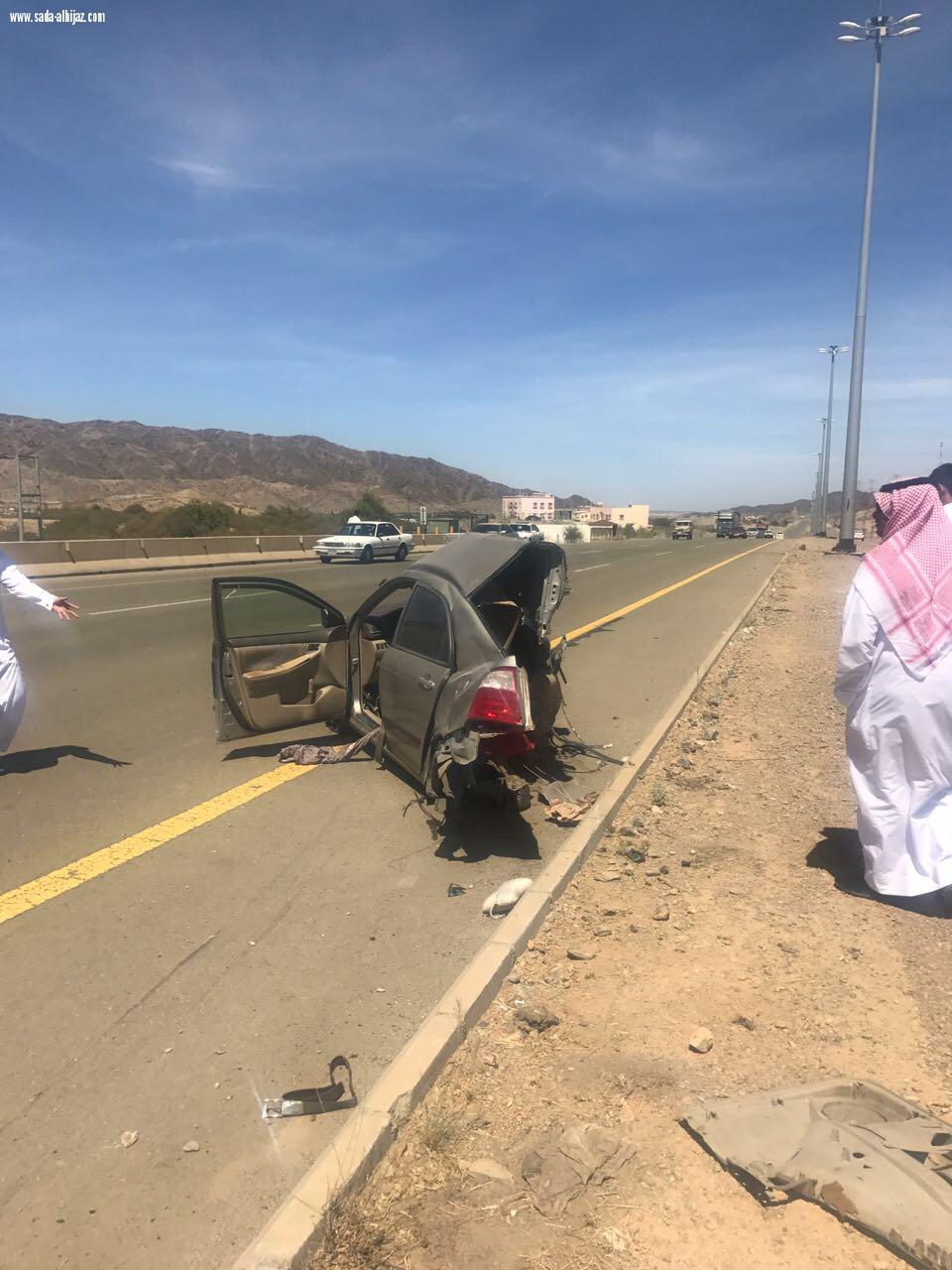 هلال الباحه يتعامل مع حادث اودي بإصابتين تم اسعافهم ونقلهم للمستشفى