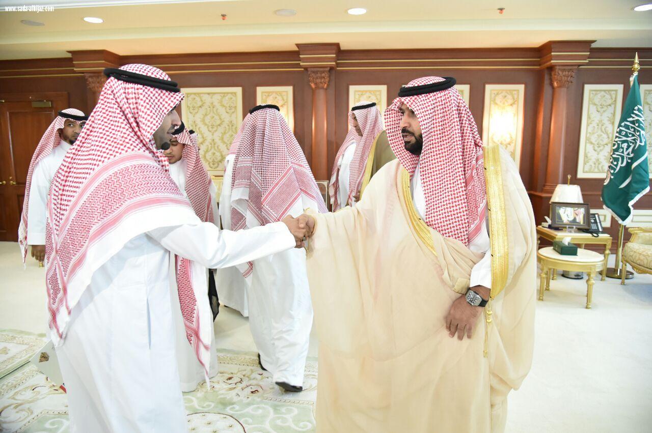 نائب أمير منطقة جازان يلتقي رئيس وأعضاء نادي التهامي