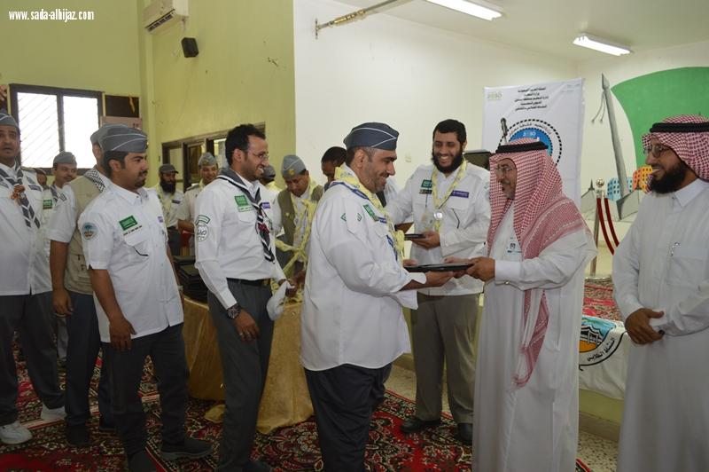 مدير تعليم محايل يعلن إنطلاق الدراسة التأسيسية ويشيد بجهود فريق العمل