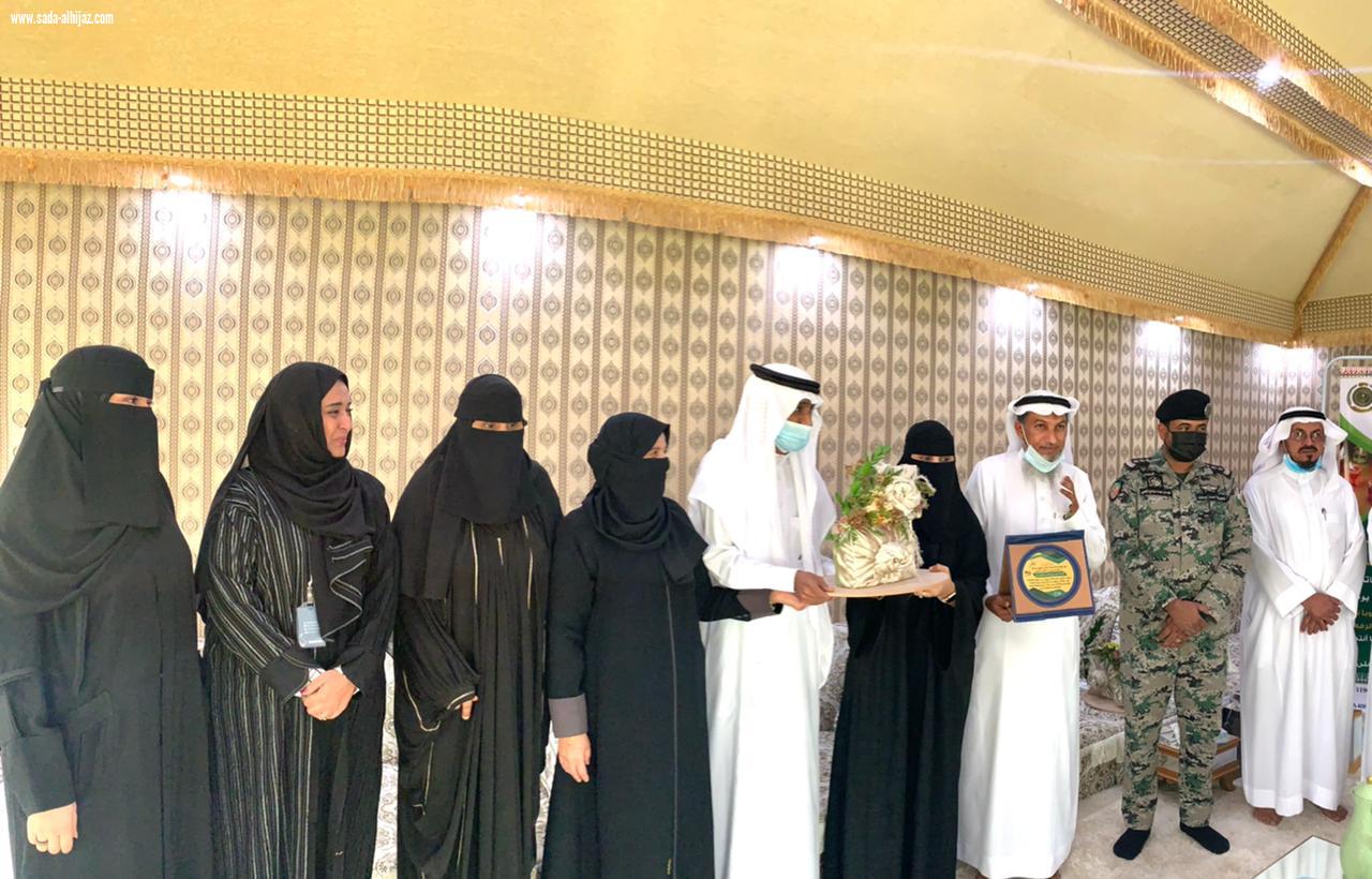 لجنة تراحم جازان تودع اثنين من منسوبيها بعد انتهاء فترة عملهما في اللجنة