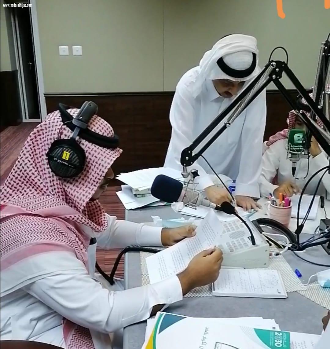 دغريري يدرب طلاب المركز الإعلامي بقسم الصحافة والإعلام. 