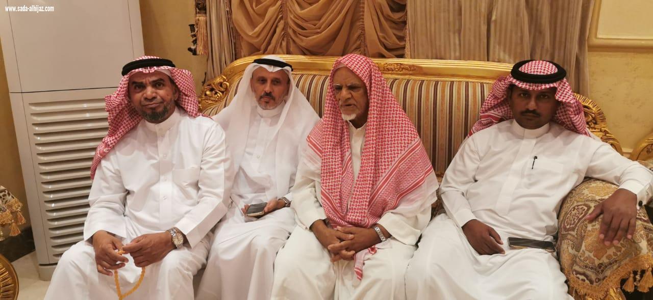 شيخ شمل آل عيسى بني حمد وشيخ الطواهرة آل ناشب يقيمون مأدبة عشاء بمناسبة شفاء الدكتور عبدالرحمن ناشب