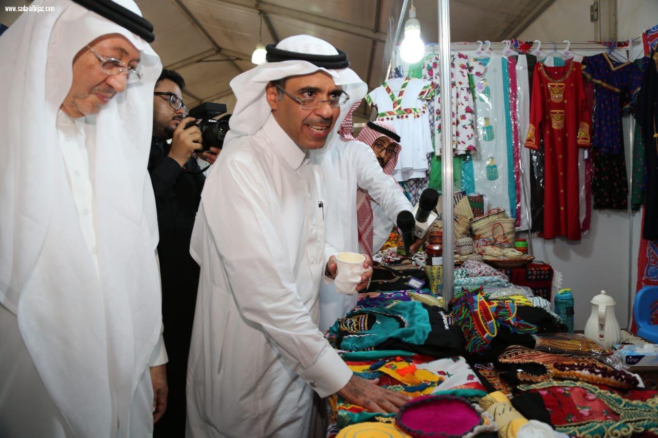 آل طاوي يفتتح مهرجان (جدة تجمعنا)للتسوق والترفيه وسط حضور جماهيري كبير