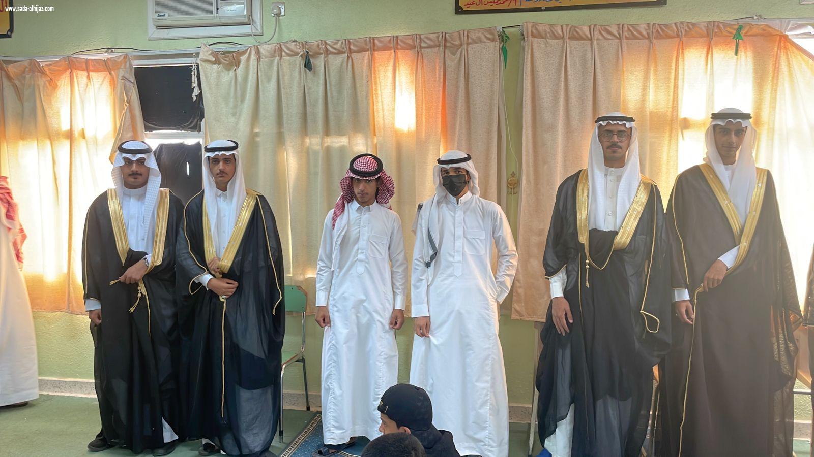 ثانوية بالعلاء بالباحة تحتفل بخريحي طلاب الثالث ثانوي والمشاركين في مجالات النشاط المدرسي