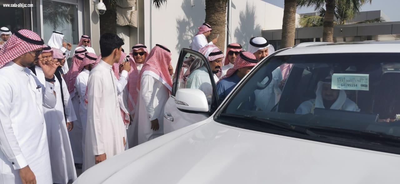 مشايخ وأعيان وابناء محافظة الطوال يستقبلون الدكتور عبدالرحمن ناشب بعد فترة علاجه بالرياض