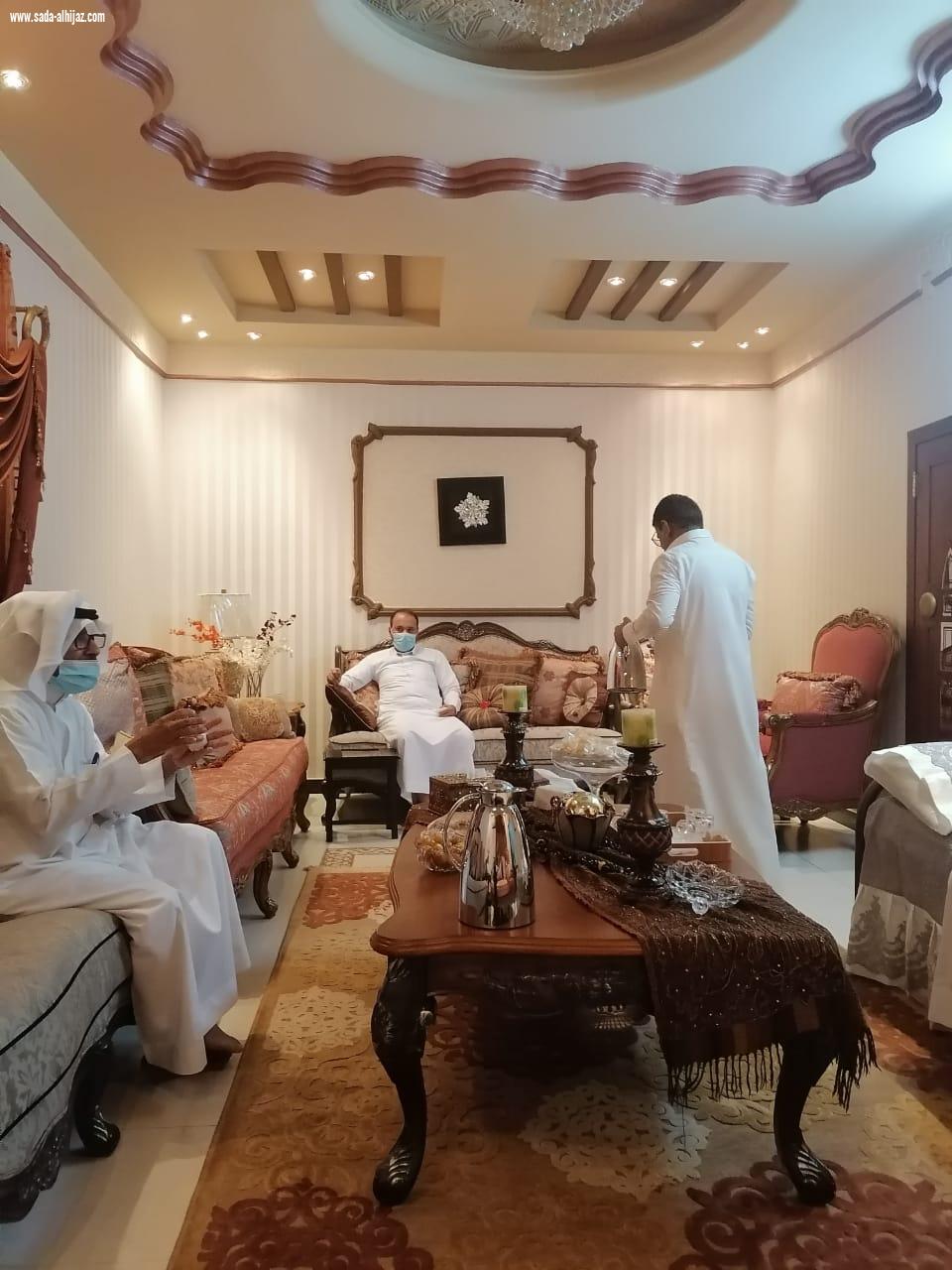 رئيس النادي في زيارة لرئيس فريق الكواكب الرفاعي 