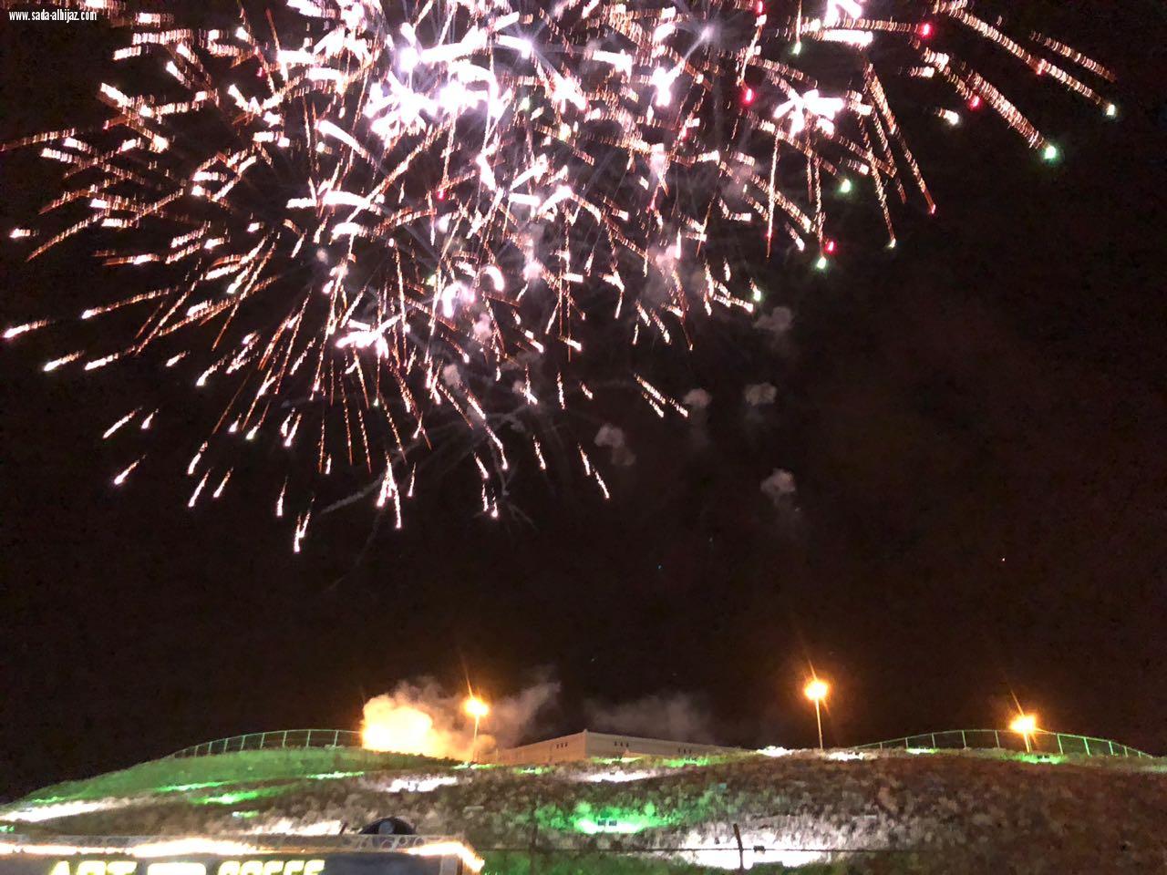 إقبال متزايد على فعاليات مهرجان الضوء واللون 