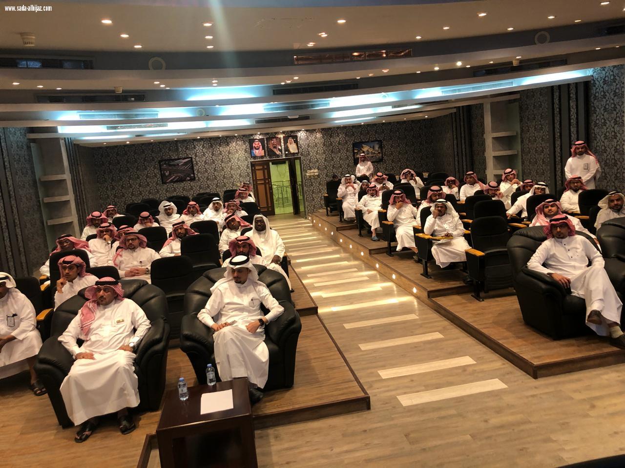 ‏مدني المدينة ‏يقيم محاضرة توعوية للعاملين في فرع وزارة النقل بمنطقة المدينة المنورة