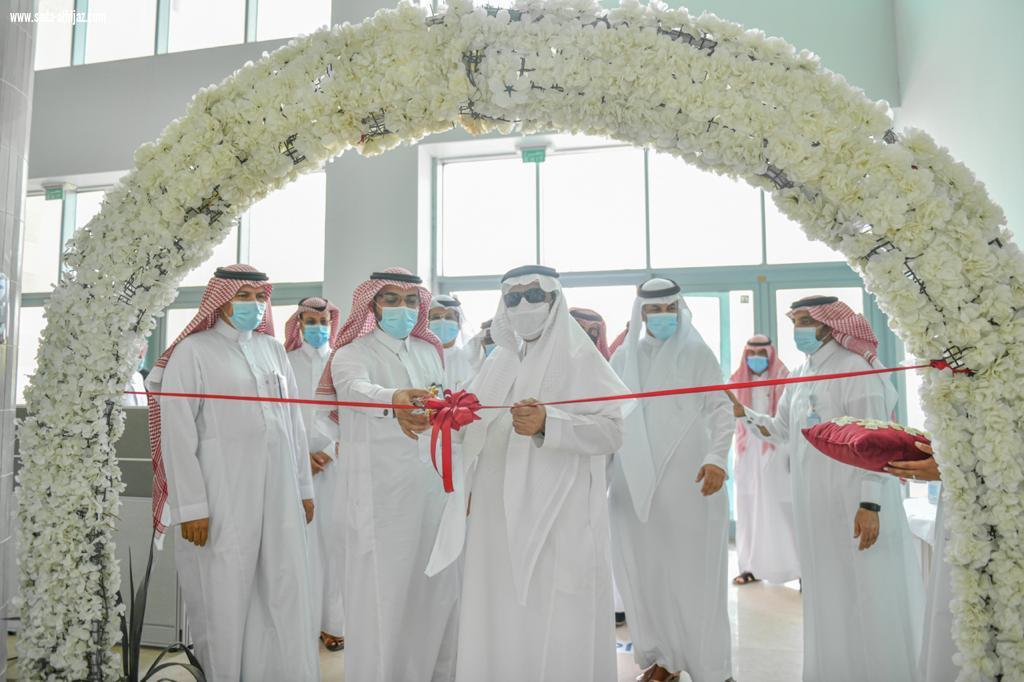 معالي رئيس جامعة الباحة  يدشن مركز التحصين ضد فيروس كورونا بالمدينة الجامعية