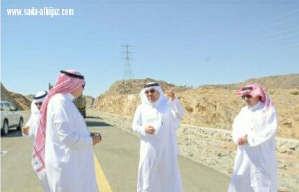 بالصور محافظ الطائف يتفقد مشاريع الطرق في المحافظة