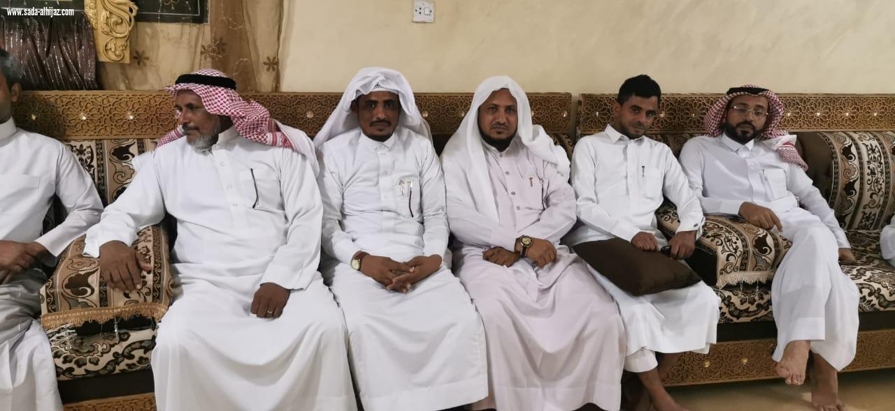 يحيى العوجري يحتفل بتخرج نجله  علي  من مدرسة سلاح المدفعية بخميس مشيط 
