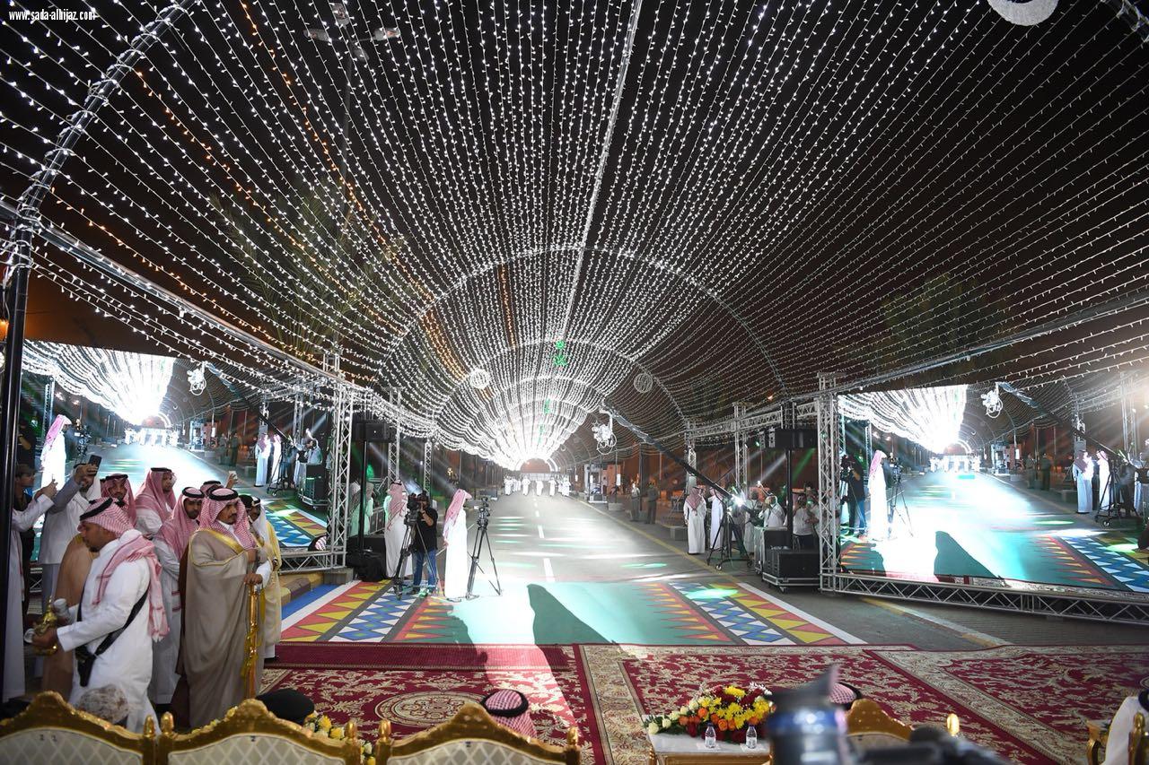 أمير عسير يدشن كرنفال خميس مشيط الضوئي 